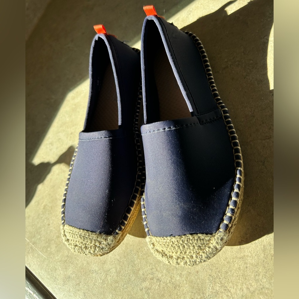 Sea star beachwear shoes navy blue size 6 EUC